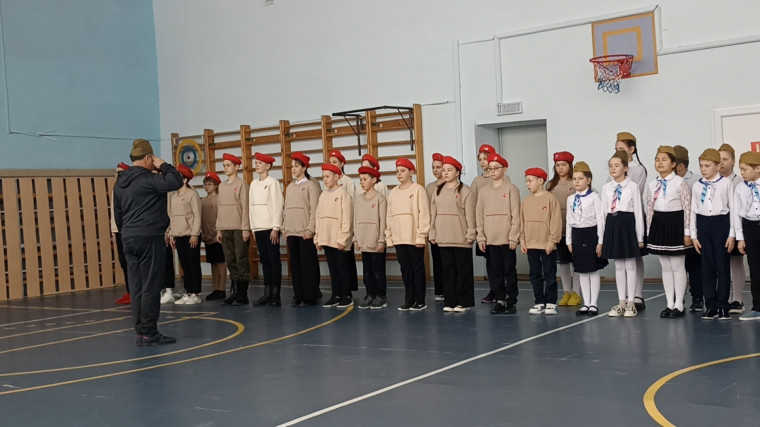 Смотр строя и песни.